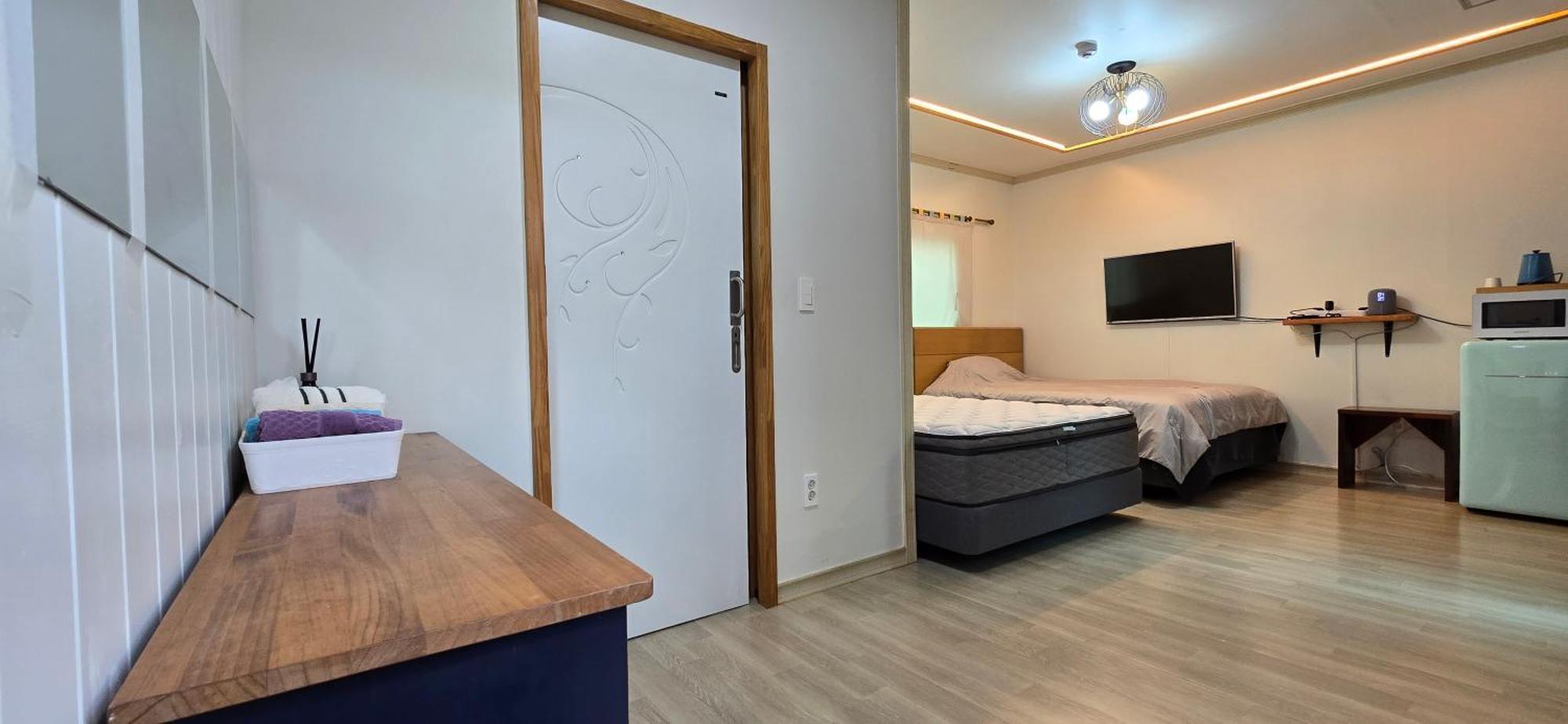 Wind Jeju Cafe & Pension Seogwipo Ngoại thất bức ảnh