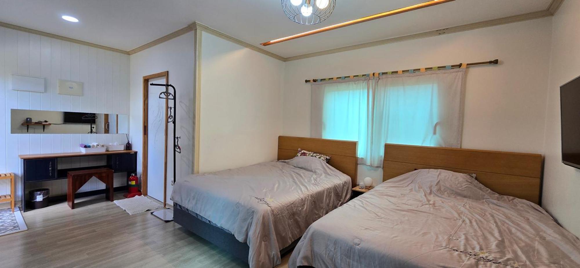 Wind Jeju Cafe & Pension Seogwipo Ngoại thất bức ảnh
