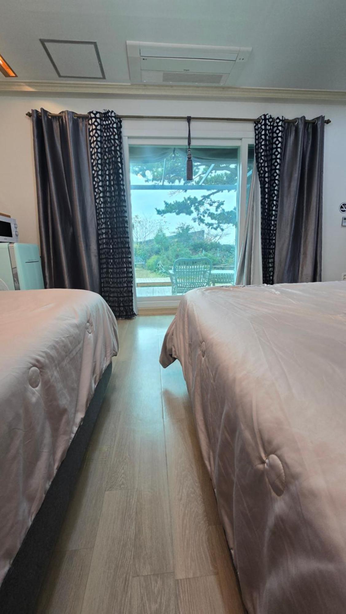 Wind Jeju Cafe & Pension Seogwipo Ngoại thất bức ảnh