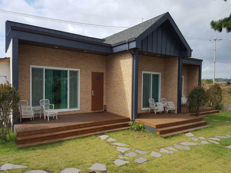 Wind Jeju Cafe & Pension Seogwipo Ngoại thất bức ảnh