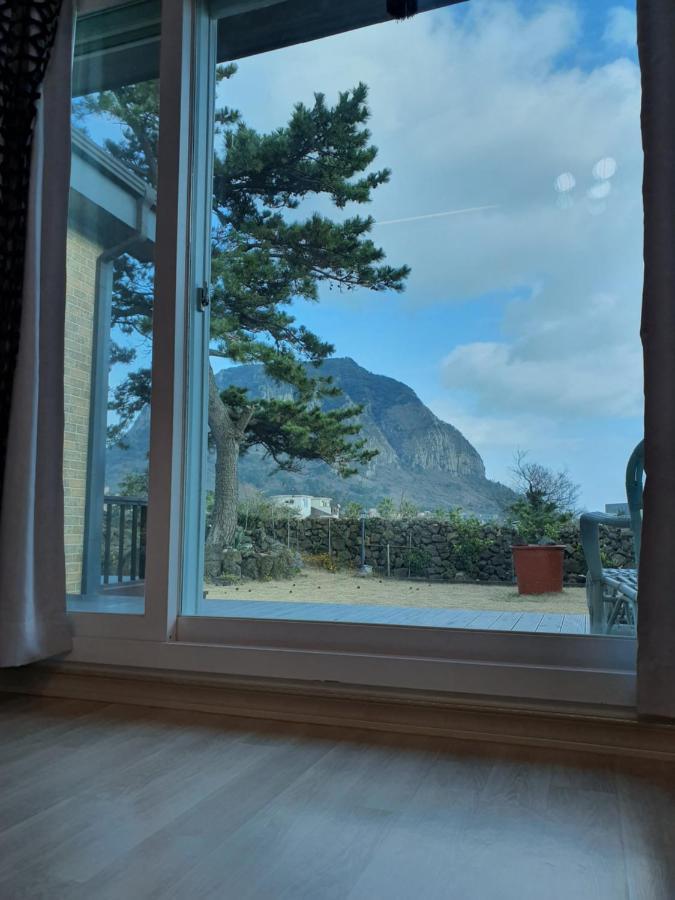 Wind Jeju Cafe & Pension Seogwipo Ngoại thất bức ảnh
